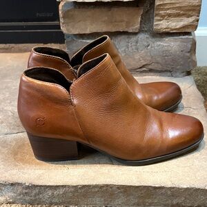 Born Women’s Size 11 Brown Leather Ankle Heeled Boots